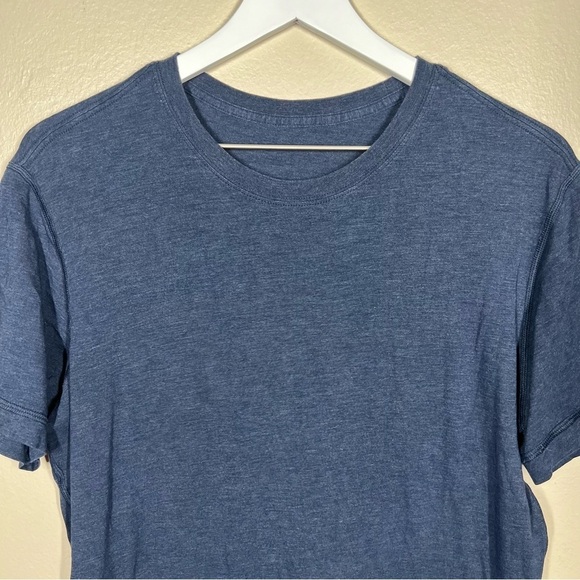Lululemon Mens Blue Short Sleeve Workout Tee - Picture 2 of 6